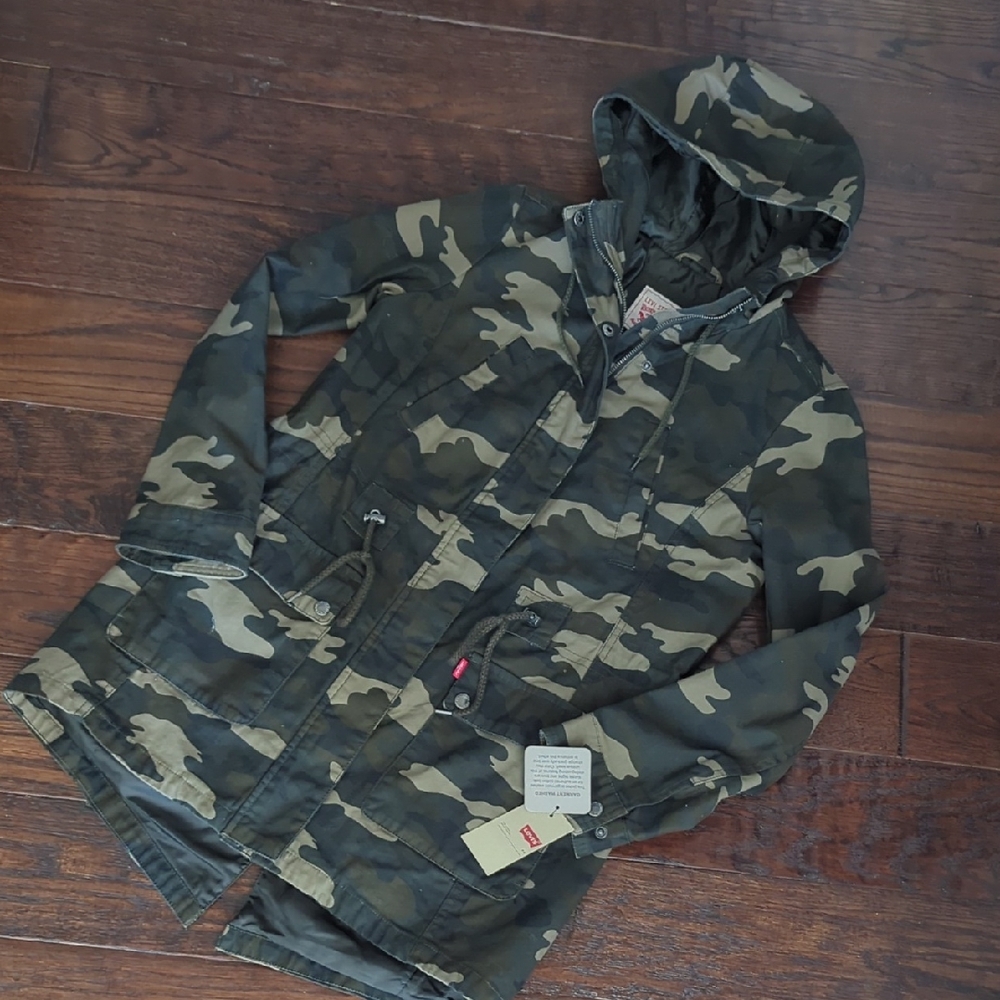 LEVI'S I NWT Green Camo Camouflage Zip-Front Fishtail Anorak Hooded Jacket, S - Picture 3 of 16